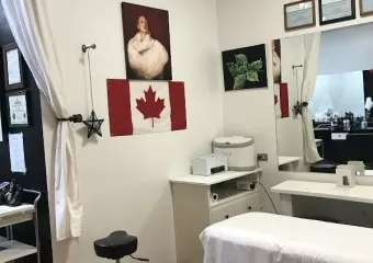 Salon 105
