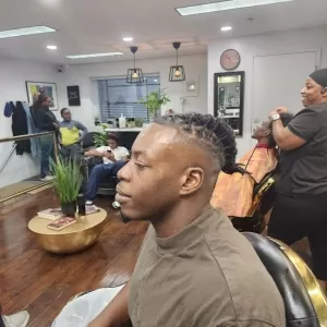 A Noir Barbers | Brampton Barbershop