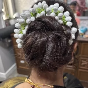 Priya Dhande Makeover Studio