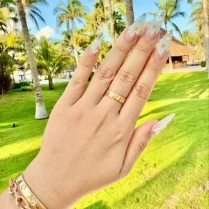 Victoria Huynh Nails & Lashes YYC